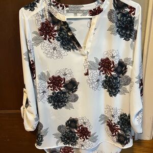 Daniel Rainn Women's Top - Cream, Black, and Red Floral